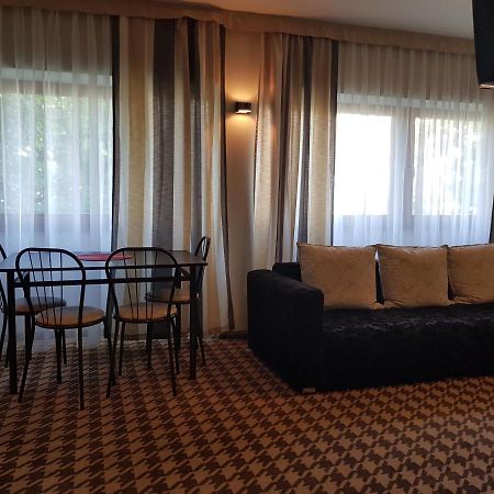 Apartament W Hotelu Sand โควอบเซก ภายนอก รูปภาพ