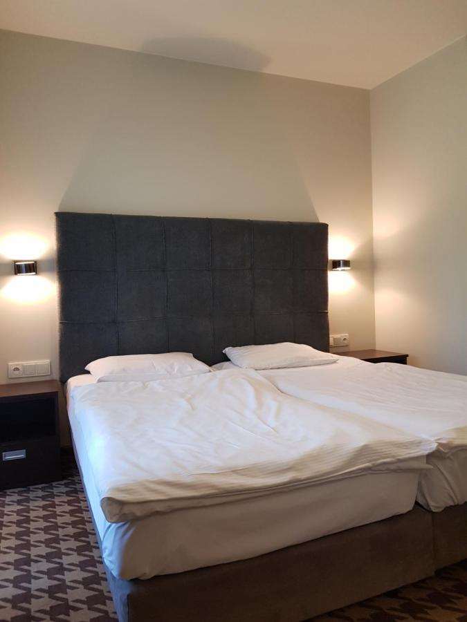 Apartament W Hotelu Sand โควอบเซก ภายนอก รูปภาพ
