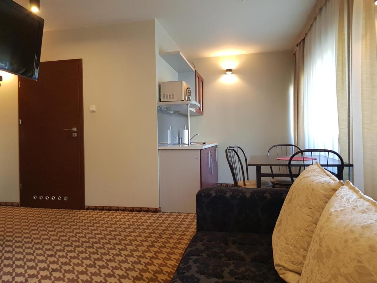 Apartament W Hotelu Sand โควอบเซก ภายนอก รูปภาพ
