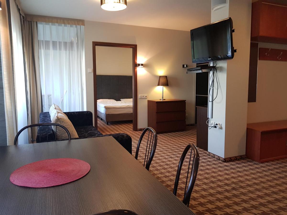 Apartament W Hotelu Sand โควอบเซก ภายนอก รูปภาพ